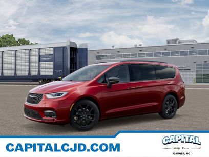New 2026 Chrysler Pacifica Limited w/ S Appearance Package