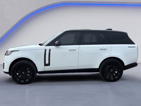 Used 2025 Land Rover Range Rover SE image 12