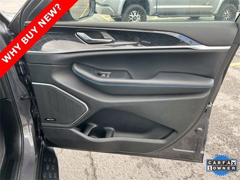 Used 2024 Jeep Grand Cherokee Trailhawk image 22