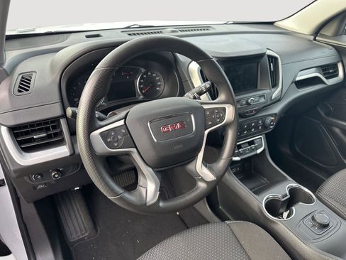 Used 2024 GMC Terrain SLE image 11
