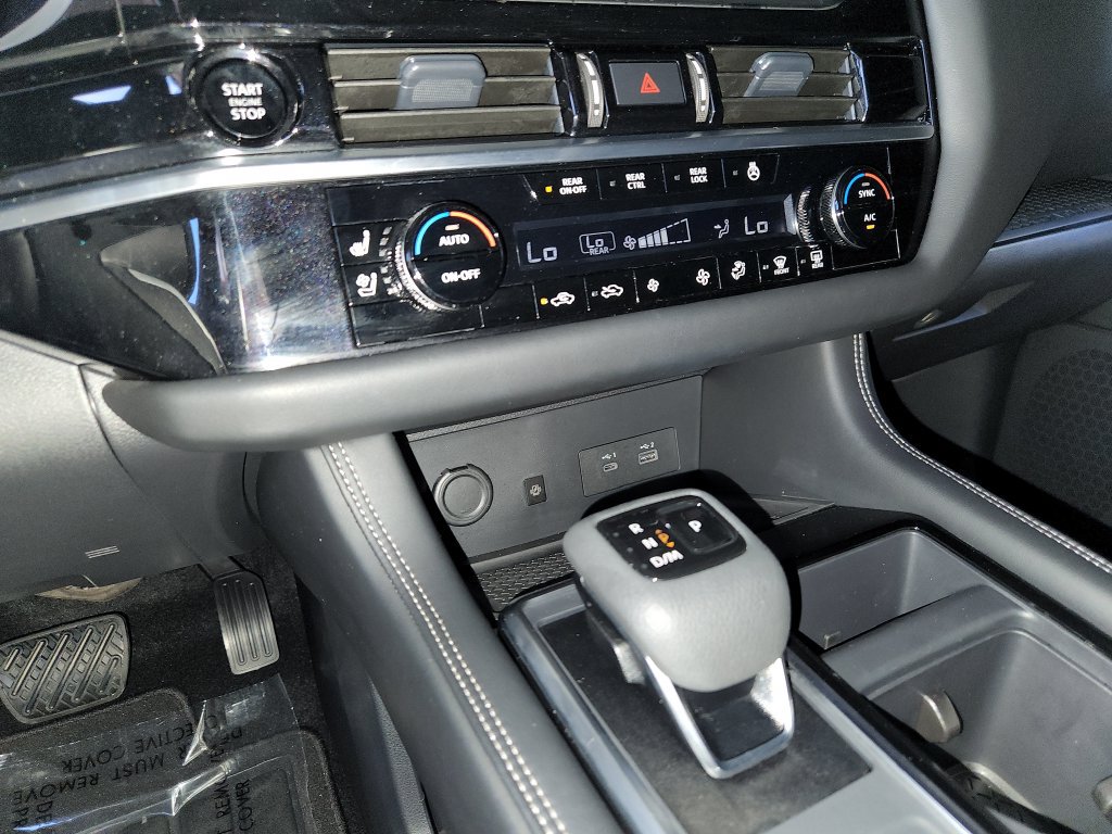 Used 2025 Nissan Pathfinder Platinum w/ Cargo Package FWD image 22