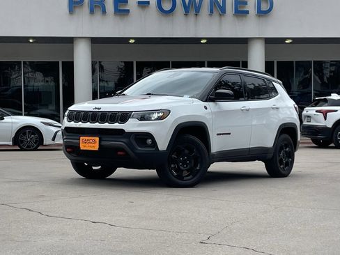 Used 2024 Jeep Compass Trailhawk image 2