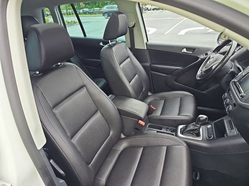 Used 2017 Volkswagen Tiguan Wolfsburg Edition FWD image 11