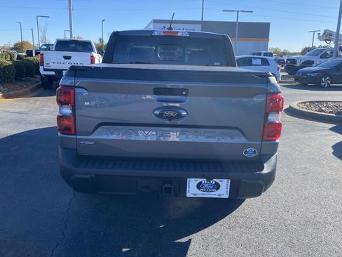 Used 2024 Ford Maverick Lariat w/ Black Appearance Package image 5