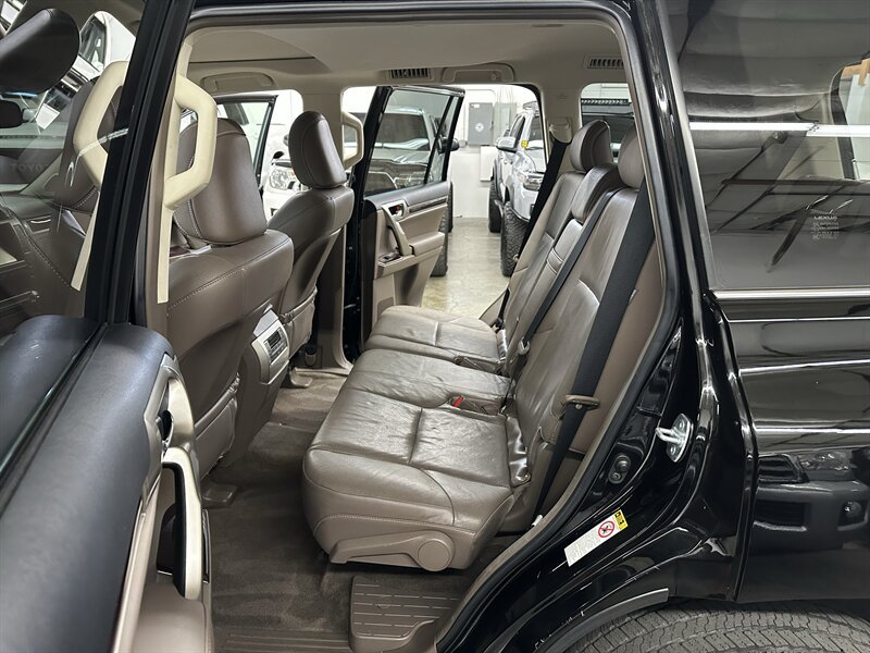 Used 2014 Lexus GX 460 w/ Premium Package AWD/4WD image 11