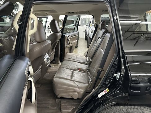 Used 2014 Lexus GX 460 w/ Premium Package AWD/4WD image 11