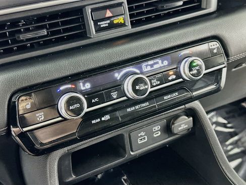 Used 2023 Honda Pilot Touring image 28