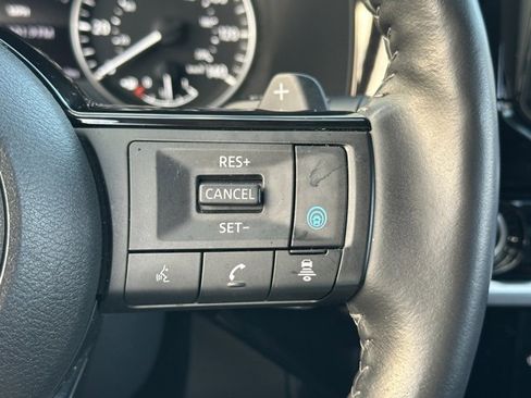 Certified 2024 Nissan Pathfinder SL image 39