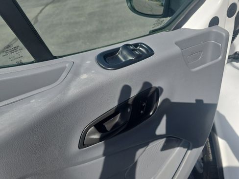 Used 2016 Ford Transit 250 Base image 21