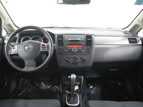 Used 2011 Nissan Versa Hatchback w/ Premium Pkg FWD image 14