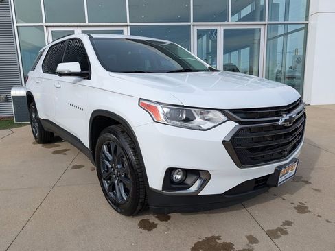 Used 2020 Chevrolet Traverse RS FWD image 2