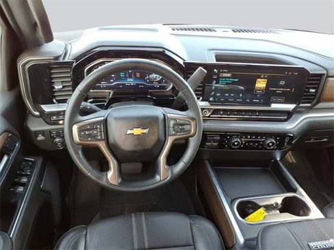 Used 2024 Chevrolet Silverado 2500 High Country w/ High Country Premium Package image 5