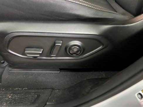 Used 2024 Jeep Grand Cherokee L Laredo RWD image 25