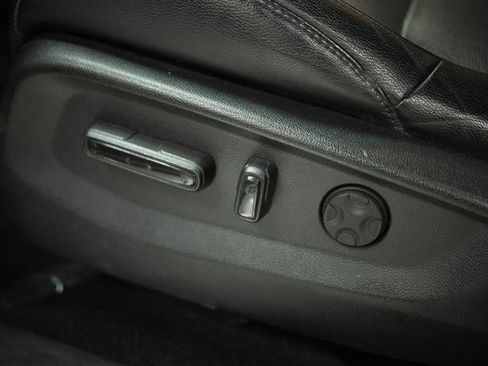 Used 2018 Honda CR-V Touring image 12