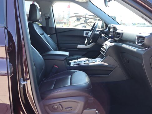 Used 2022 Ford Explorer XLT w/ Equipment Group 202A image 15
