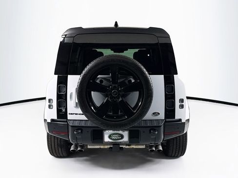Used 2023 Land Rover Defender 110 V8 AWD/4WD image 6