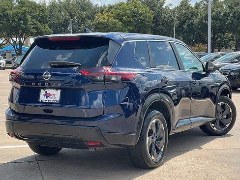 Used 2025 Nissan Rogue SV FWD image 4