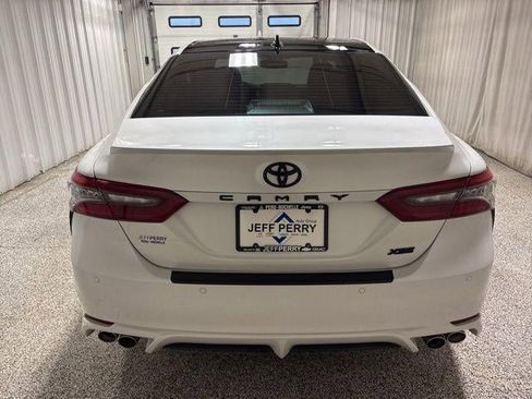 Used 2022 Toyota Camry XSE w/ Navigation Package FWD image 5
