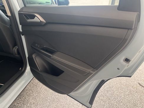 New 2026 Volkswagen Taos SE image 34