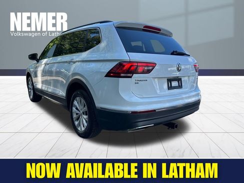Used 2018 Volkswagen Tiguan SE AWD/4WD image 2