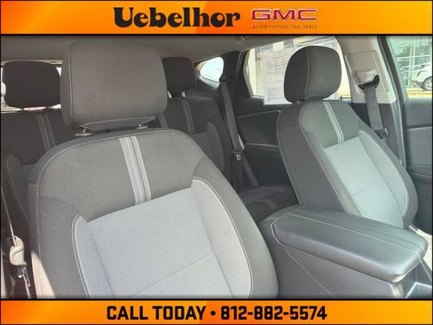 Used 2023 Chevrolet Blazer LT FWD image 4