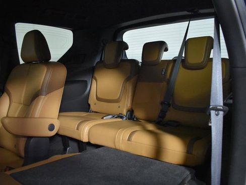 New 2025 Nissan Armada SL w/ Captain's Chari Seat Package image 36