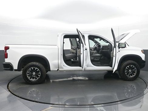 Used 2022 Chevrolet Silverado 1500 ZR2 image 57