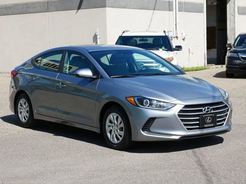 Used 2017 Hyundai Elantra SE FWD image 1
