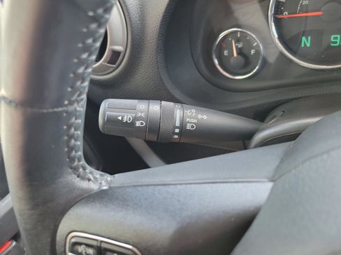 Used 2016 Jeep Wrangler Sport w/ Connectivity Group AWD/4WD image 21