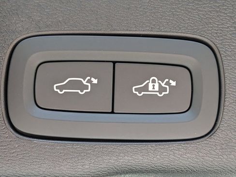 New 2026 Volvo XC60 B5 Ultra w/ Protection Package Premier AWD/4WD image 13