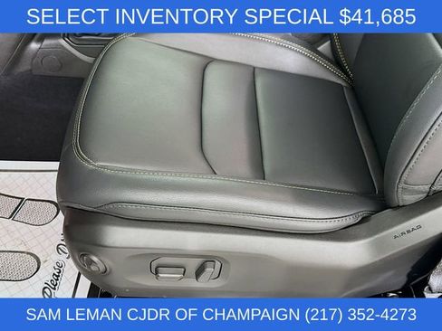 New 2025 Jeep Gladiator Sport image 18