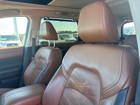 Used 2022 Nissan Pathfinder Platinum w/ Cargo Package image 9