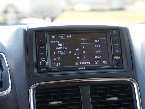 Used 2020 Dodge Grand Caravan SE w/ UConnect Hands-Free Group FWD image 21