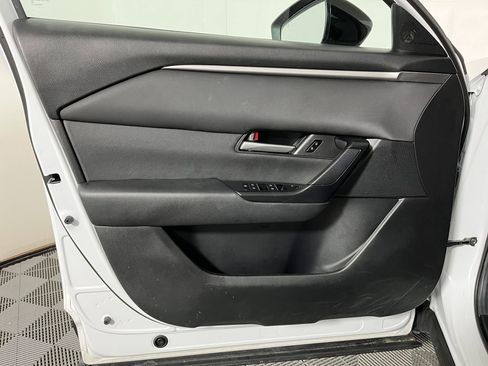 Used 2024 MAZDA CX-50 AWD 2.5 S w/ Preferred Package image 18