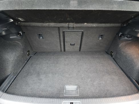 Used 2016 Volkswagen GTI SE image 9