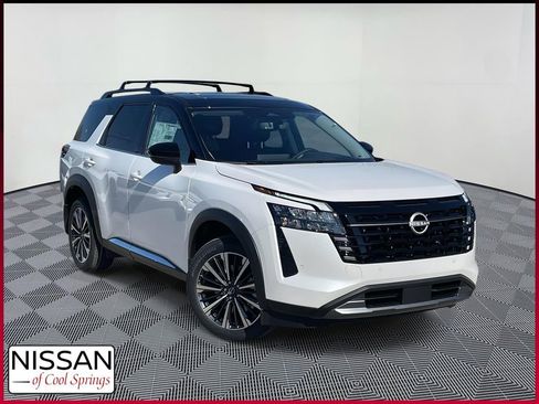 New 2026 Nissan Pathfinder Platinum AWD/4WD image 1