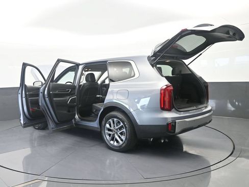 Used 2024 Kia Telluride LX FWD image 65