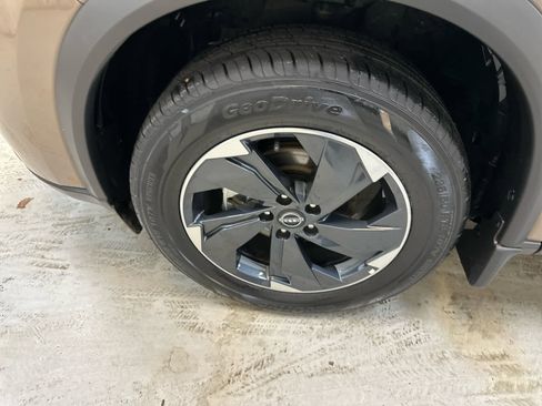 Certified 2024 Nissan Rogue SV image 11