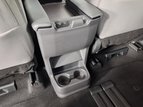 Used 2023 Toyota Sienna LE image 10