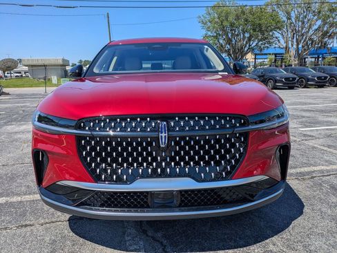 Used 2025 Lincoln Nautilus Premier w/ Equipment Group 102A AWD/4WD image 9
