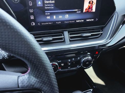 Used 2024 Chevrolet Trax RS w/ Driver Confidence Package image 11