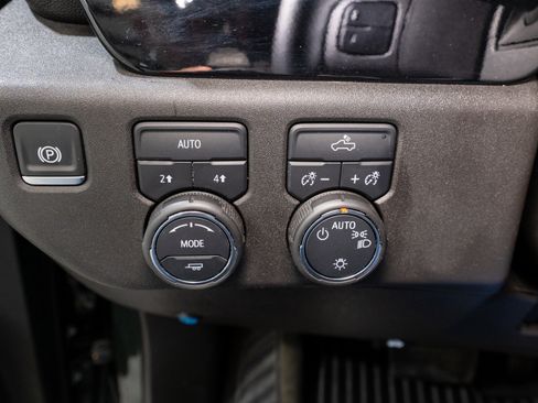 Used 2025 Chevrolet Silverado 1500 LT image 28