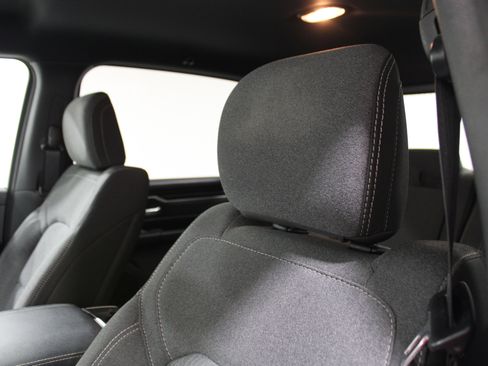Used 2019 RAM 1500 Big Horn AWD/4WD image 5
