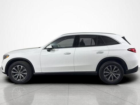Used 2025 Mercedes-Benz GLC 300 4MATIC image 2