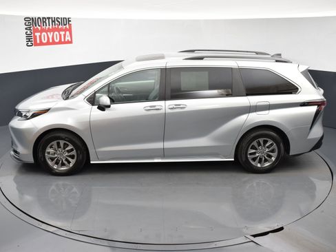 Used 2024 Toyota Sienna XLE image 22