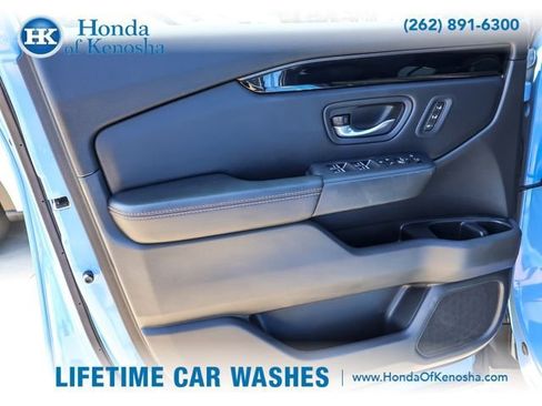Certified 2025 Honda Pilot TrailSport image 24