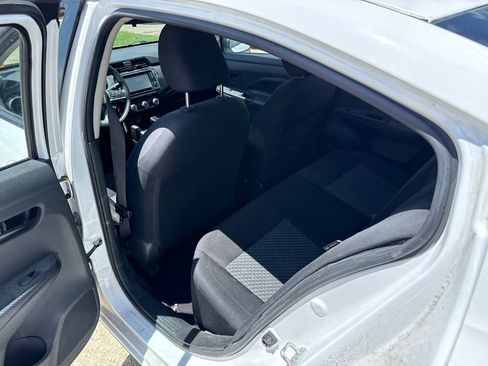 Used 2022 Nissan Versa S FWD image 7