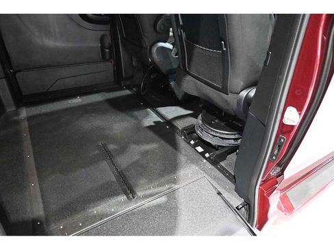 Used 2019 Dodge Grand Caravan SE FWD image 19