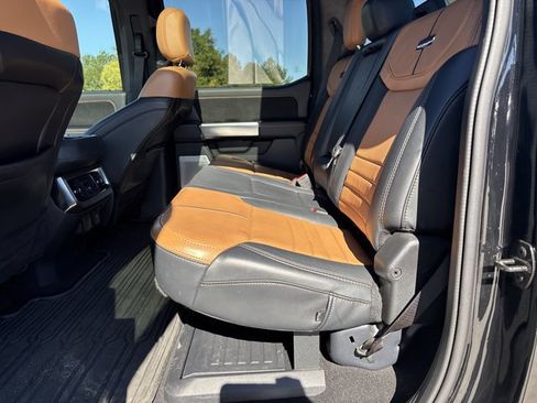 Used 2024 Ford F250 Platinum image 24