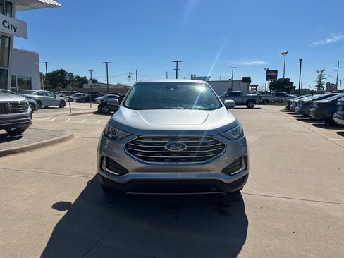 Used 2022 Ford Edge Titanium AWD/4WD image 2